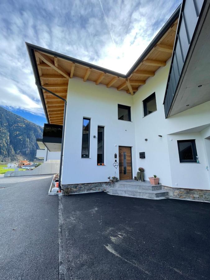 Egger Apartment *